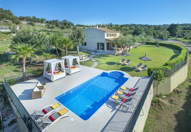 Villa in Pollensa -  FINCA SIQUIER - LUXUSRÜCKZUG MIT BERGBLICK