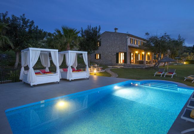 Villa in Pollensa -  FINCA SIQUIER - LUXUSRÜCKZUG MIT BERGBLICK Villa in Pollensa -  FINCA SIQUIER - LUXUSRÜCKZUG MIT BERGBLICK