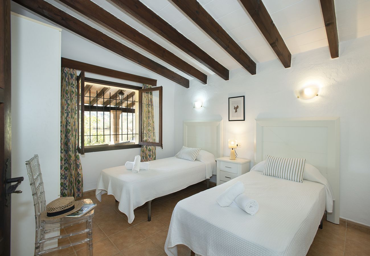 Villa in Pollensa - FINCA MORAGUES -  UMGEBEN VON NATUR