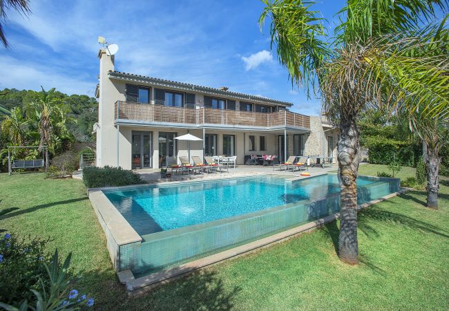 Villa in Pollensa - FINCA TEREU - LUXUSRÜCKZUG MIT BERGBLICK Villa in Pollensa - FINCA TEREU - LUXUSRÜCKZUG MIT BERGBLICK