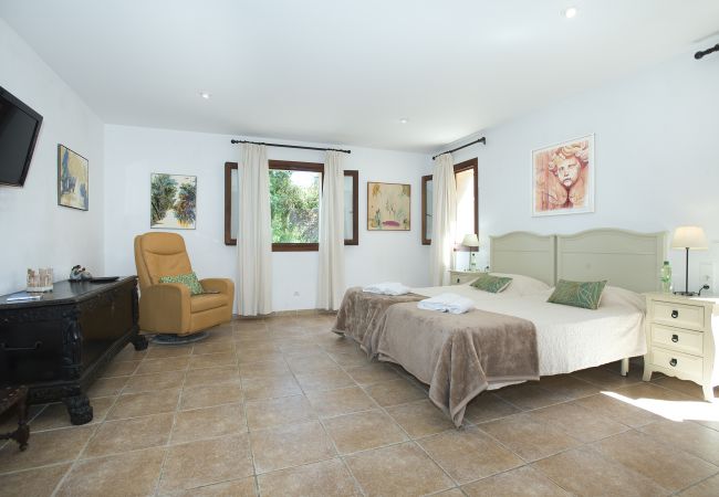 Villa à Pollensa -  CHALET SIQUIER - RETRAITE DE LUXE AVEC VUE SUR LA MONTAGNE Villa à Pollensa -  CHALET SIQUIER - RETRAITE DE LUXE AVEC VUE SUR LA MONTAGNE