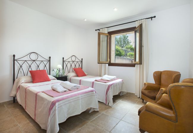 Villa à Pollensa -  CHALET SIQUIER - RETRAITE DE LUXE AVEC VUE SUR LA MONTAGNE Villa à Pollensa -  CHALET SIQUIER - RETRAITE DE LUXE AVEC VUE SUR LA MONTAGNE
