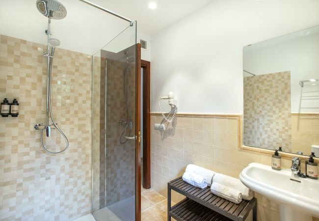 Villa à Pollensa -  CHALET SIQUIER - RETRAITE DE LUXE AVEC VUE SUR LA MONTAGNE Villa à Pollensa -  CHALET SIQUIER - RETRAITE DE LUXE AVEC VUE SUR LA MONTAGNE