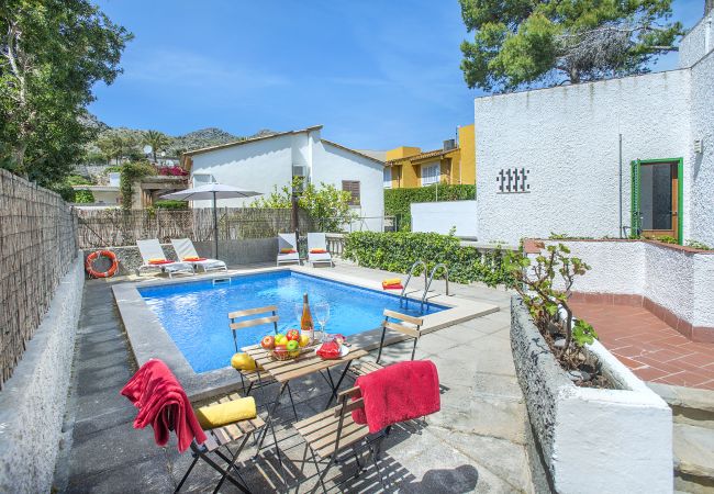Villa à Cala Sant Vicenç - CHALET MARINER - 5 MIN DE MARCHE DE LA PLAGE Villa à Cala Sant Vicenç - CHALET MARINER - 5 MIN DE MARCHE DE LA PLAGE