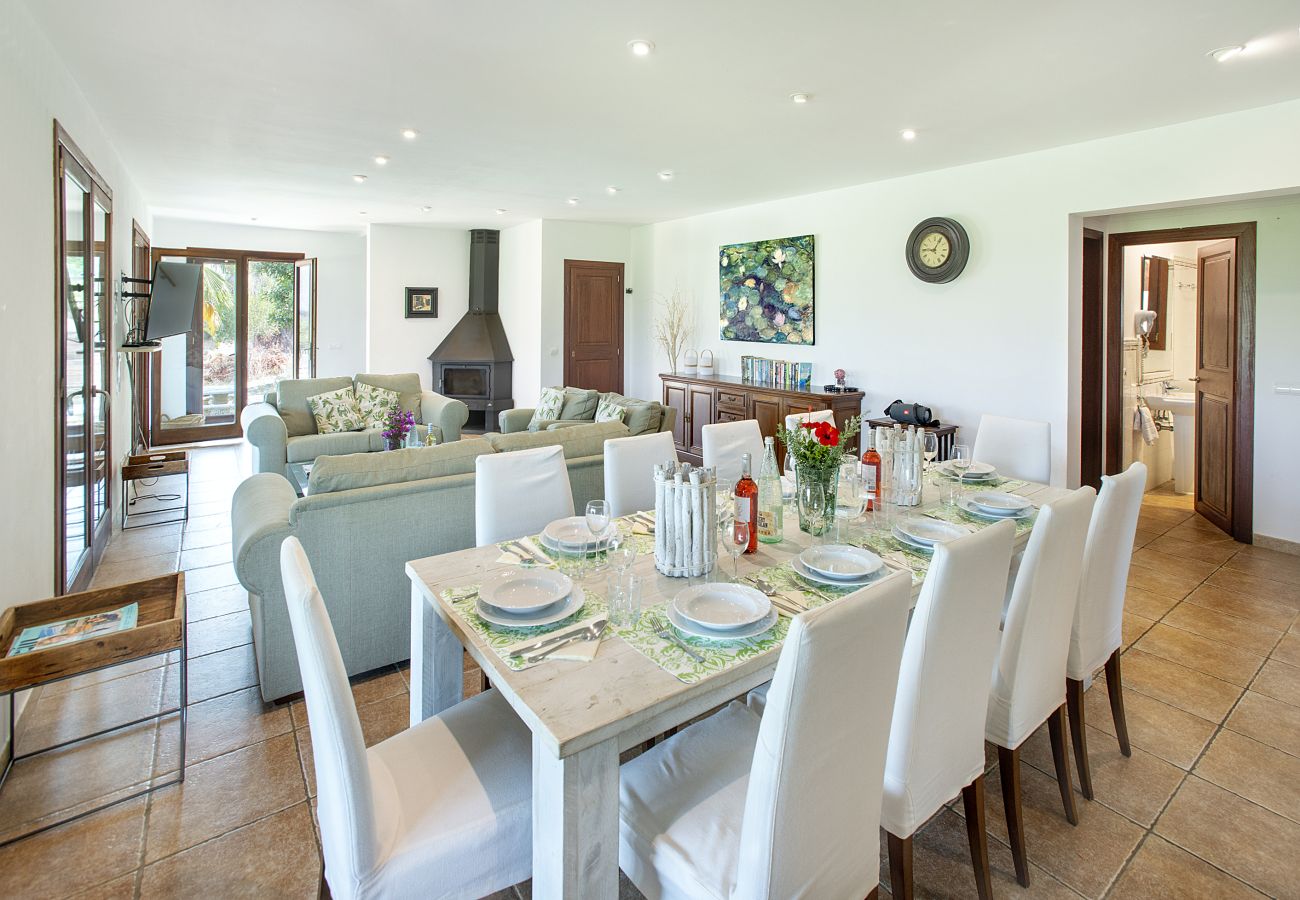 Villa in Pollensa -  VILLA SIQUIER - LUXURY RETREAT WITH MOUNTAIN VIEWS