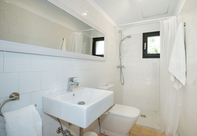 Villa in Cala Sant Vicenç - VILLA ESTRELLA DE MAR - 3 MIN WALK TO THE BEACH Villa in Cala Sant Vicenç - VILLA ESTRELLA DE MAR - 3 MIN WALK TO THE BEACH