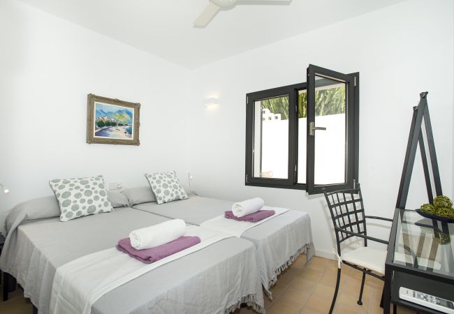 Villa in Cala Sant Vicenç - VILLA ESTRELLA DE MAR - 3 MIN WALK TO THE BEACH Villa in Cala Sant Vicenç - VILLA ESTRELLA DE MAR - 3 MIN WALK TO THE BEACH