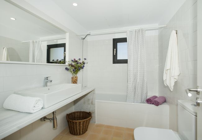 Villa in Cala Sant Vicenç - VILLA ESTRELLA DE MAR - 3 MIN WALK TO THE BEACH Villa in Cala Sant Vicenç - VILLA ESTRELLA DE MAR - 3 MIN WALK TO THE BEACH