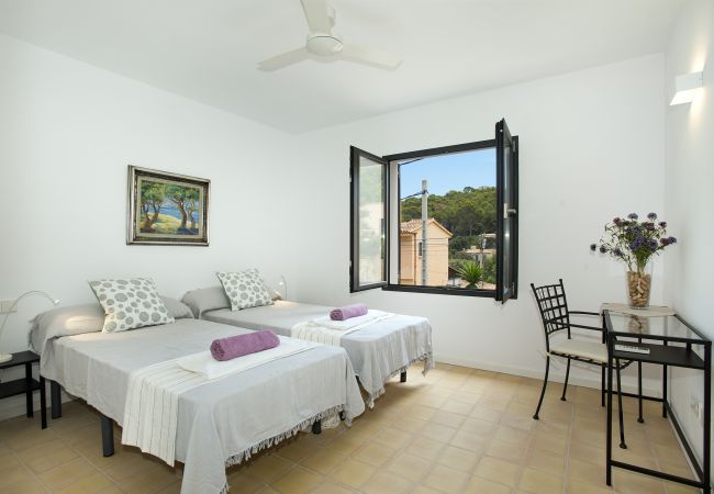 Villa in Cala Sant Vicenç - VILLA ESTRELLA DE MAR - 3 MIN WALK TO THE BEACH Villa in Cala Sant Vicenç - VILLA ESTRELLA DE MAR - 3 MIN WALK TO THE BEACH