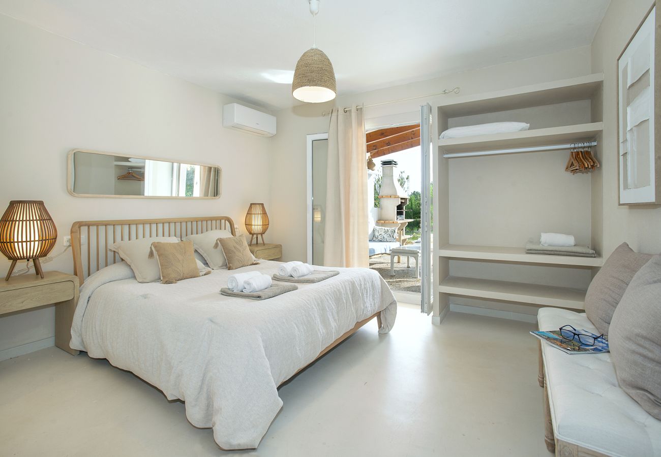 Villa in Puerto Pollensa - VILLA BOCORIS - 15 MIN WALK TO THE BEACH
