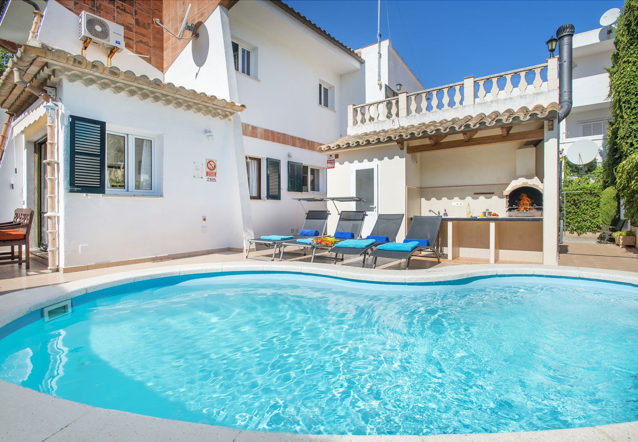 Villa in Puerto Pollensa - VILLA LUCETA - 15 MIN WALK TO THE BEACH