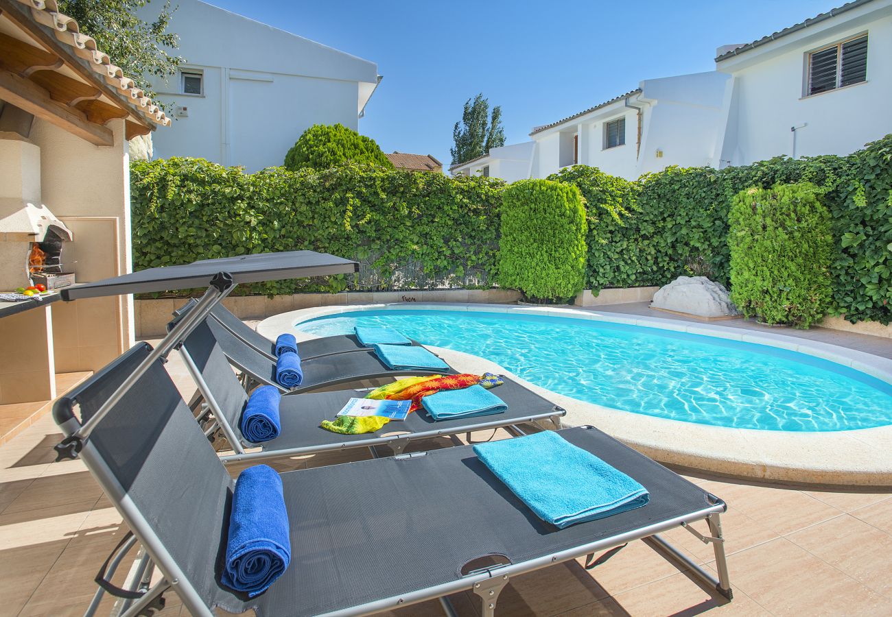 Villa in Puerto Pollensa - VILLA LUCETA - 15 MIN WALK TO THE BEACH