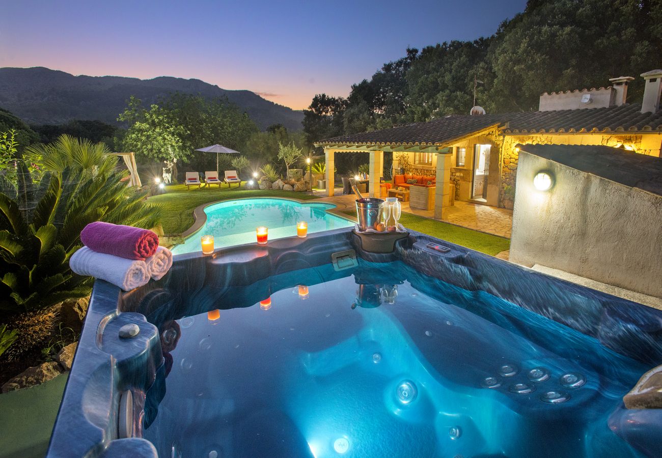 Villa in Pollensa - VILLA CAN DEMANA - JEWEL IN THE MIDST OF NATURE