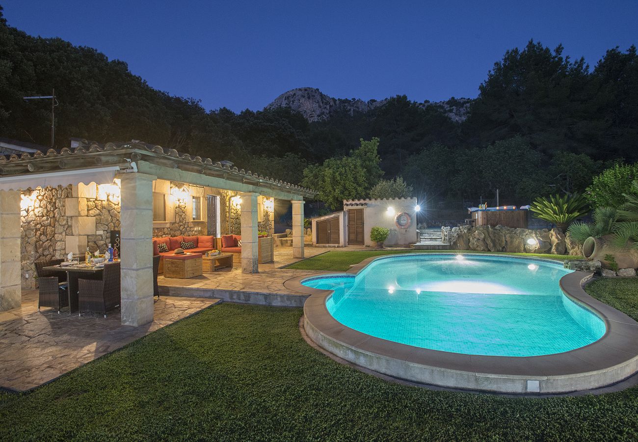 Villa in Pollensa - VILLA CAN DEMANA - JEWEL IN THE MIDST OF NATURE