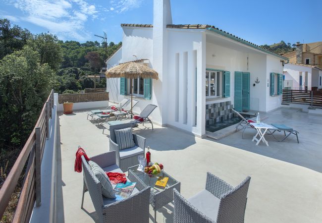 Villa in Cala Sant Vicenç - VILLA BEACH HOUSE MAGDALENA - 5 MIN WALK TO THE BEACH Villa in Cala Sant Vicenç - VILLA BEACH HOUSE MAGDALENA - 5 MIN WALK TO THE BEACH