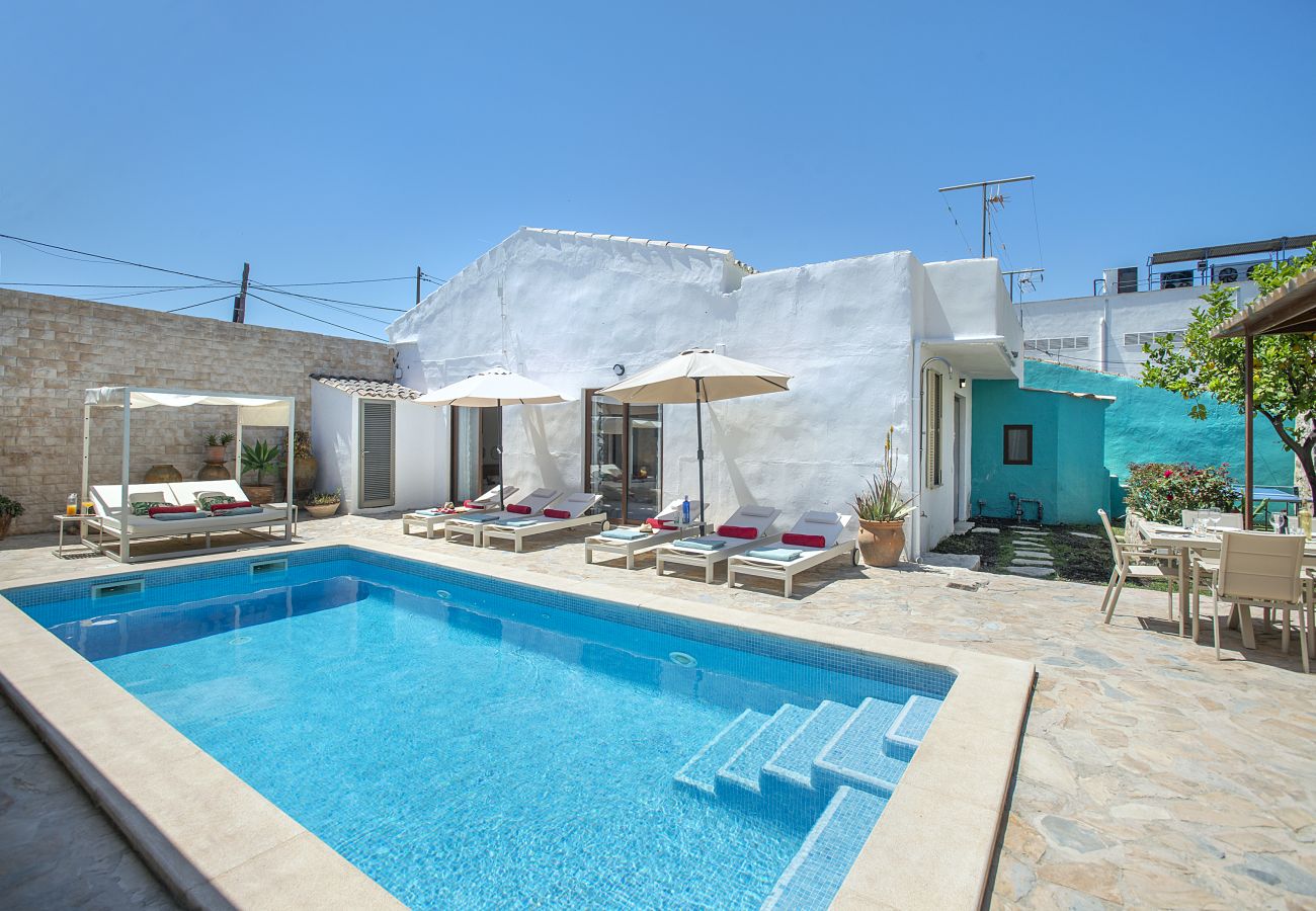 Villa in Sa Pobla - VILLA FRIDA  - EXCLUSIVE HOLIDAYS