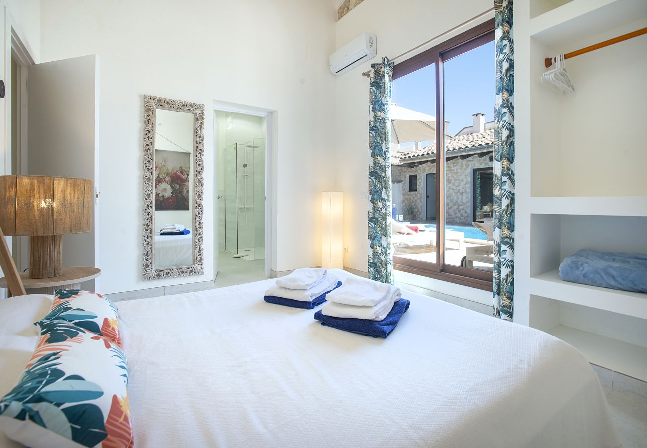 Villa in Sa Pobla - VILLA FRIDA  - EXCLUSIVE HOLIDAYS