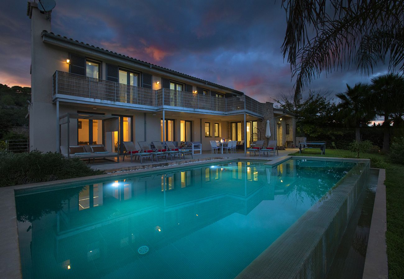 Villa in Pollensa - VILLA TEREU - LUXURY RETREAT WITH MOUNTAIN VIEWS